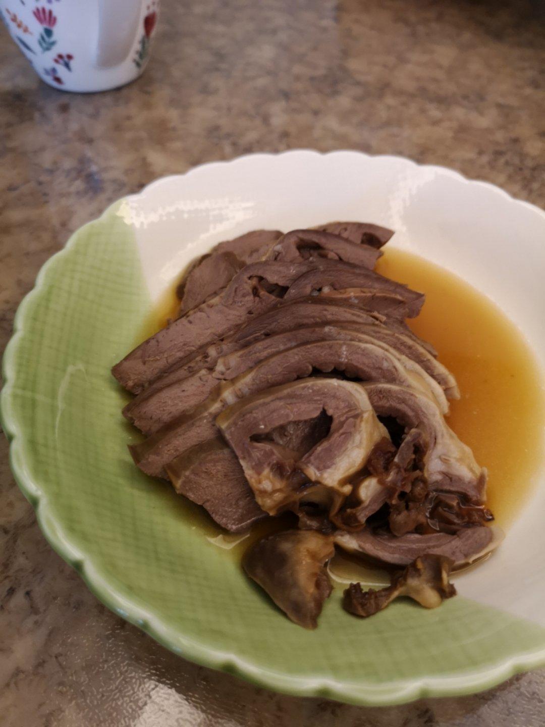 卤猪心、猪肝（卤心肝）