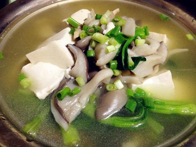 青菜蘑菇豆腐汤（排骨两吃）的做法