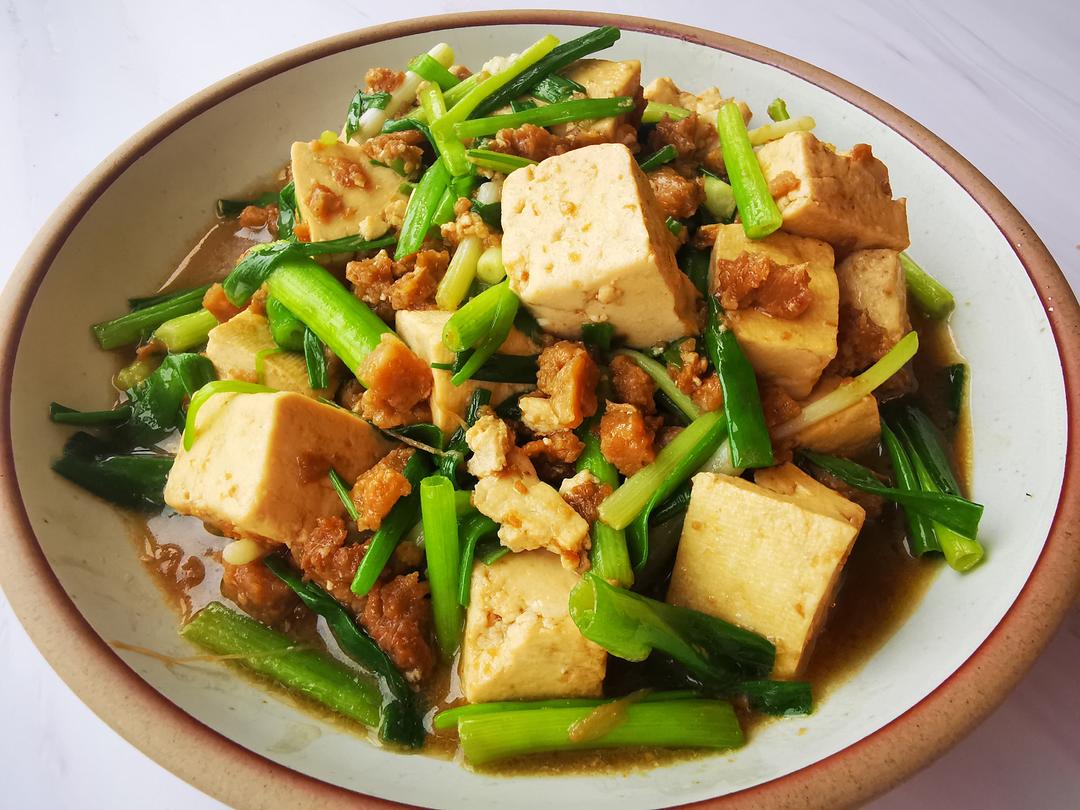 偷懒的小葱肉末烧豆腐