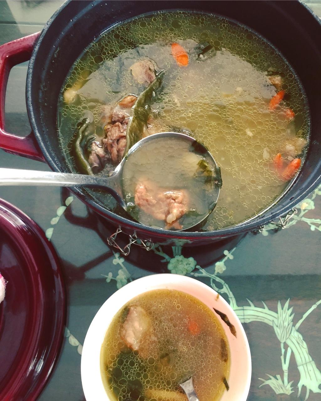 海带筒骨汤