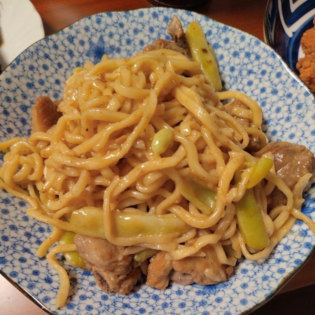曼食慢语丨排骨豆角焖面