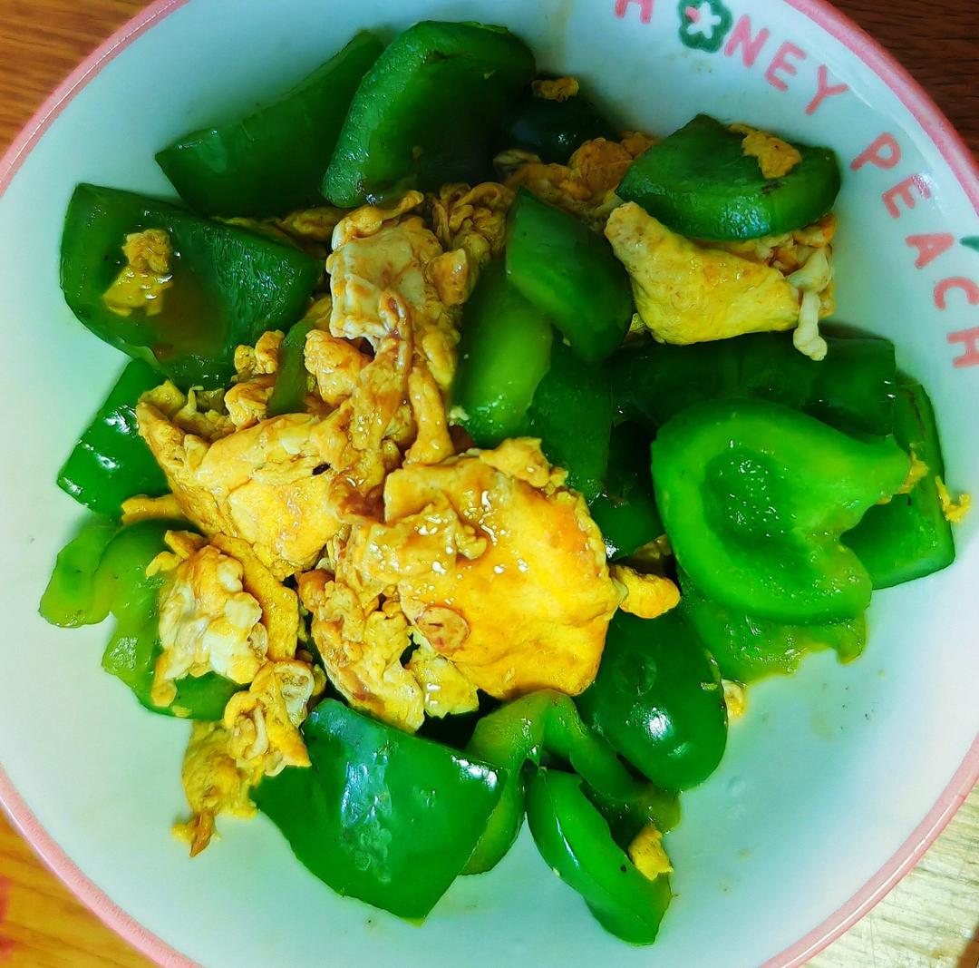 超级下饭青椒炒鸡蛋