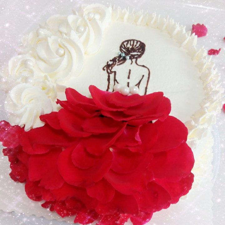 玫瑰花瓣生日蛋糕