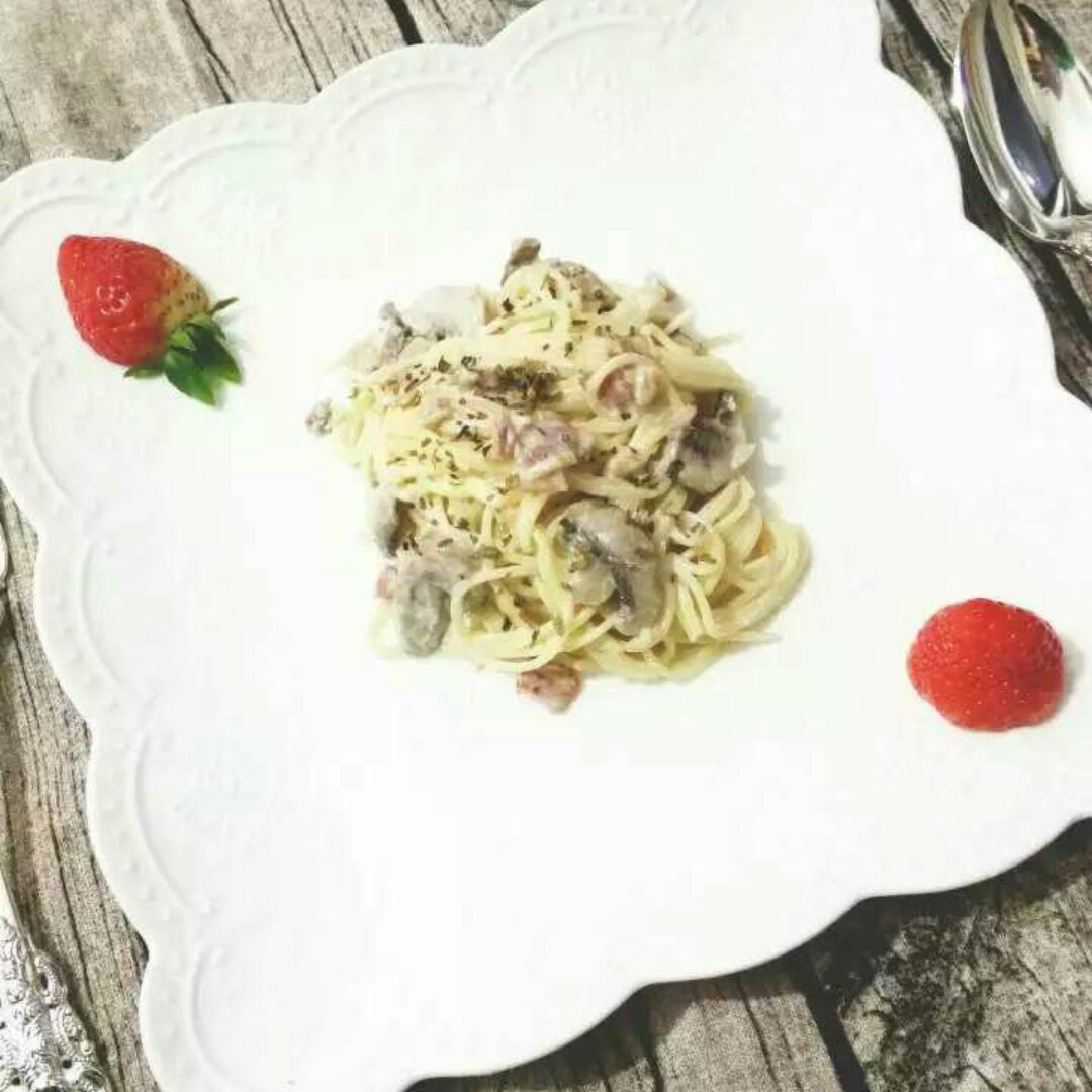 白蘑菇奶油培根意面