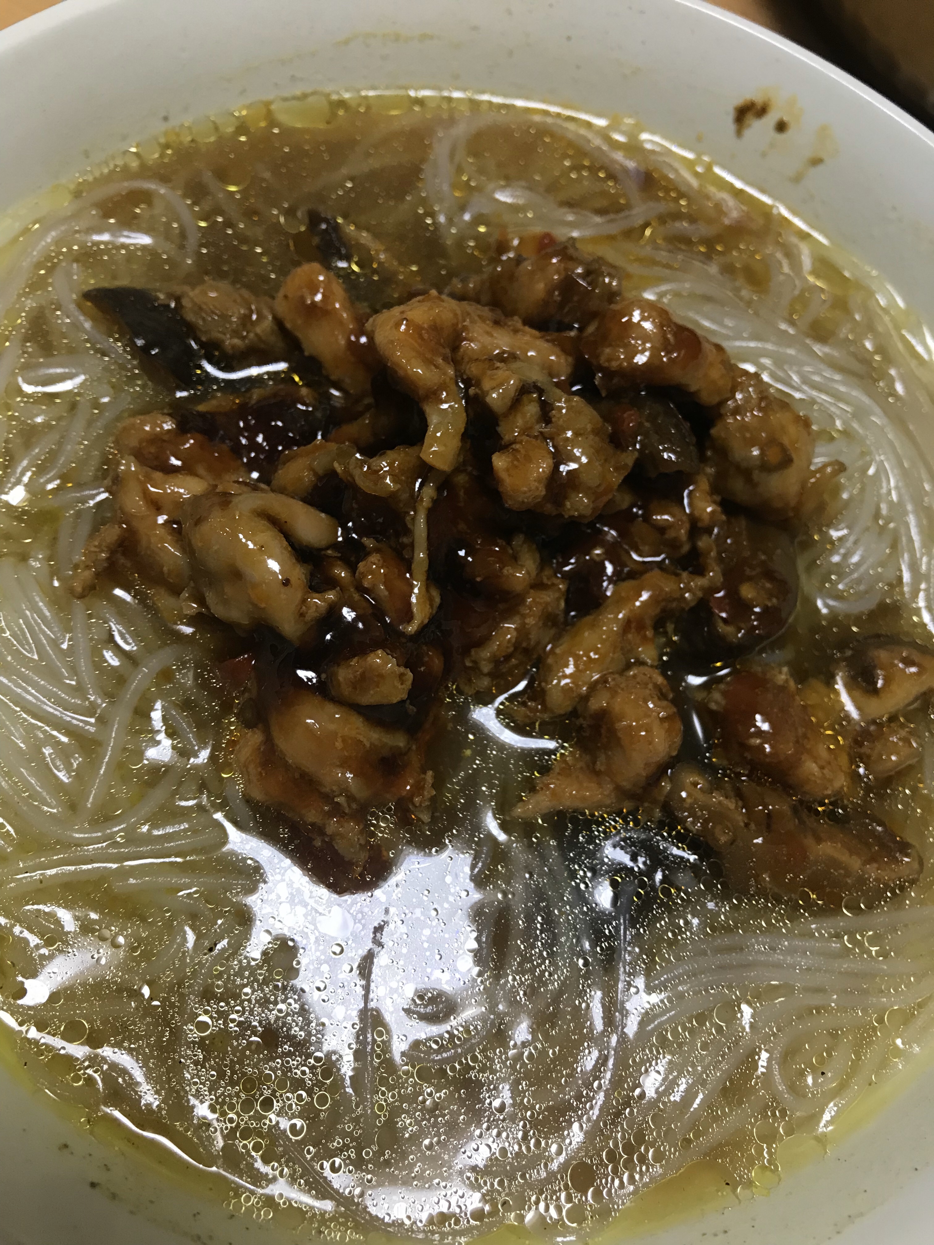 洛阳香菇鸡块米线