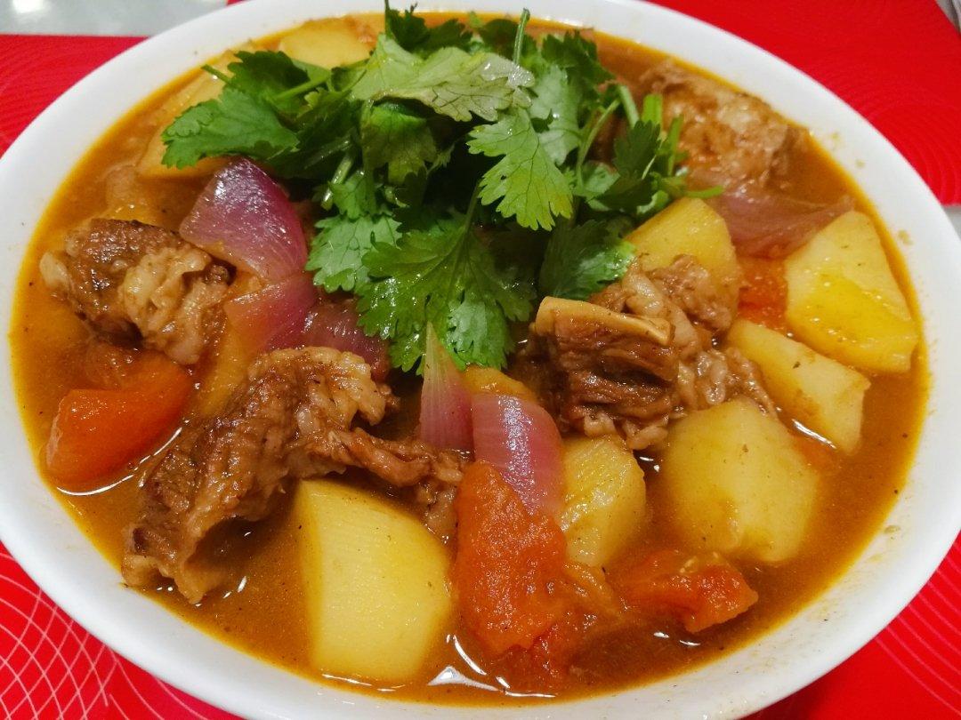 番茄土豆炖牛腩