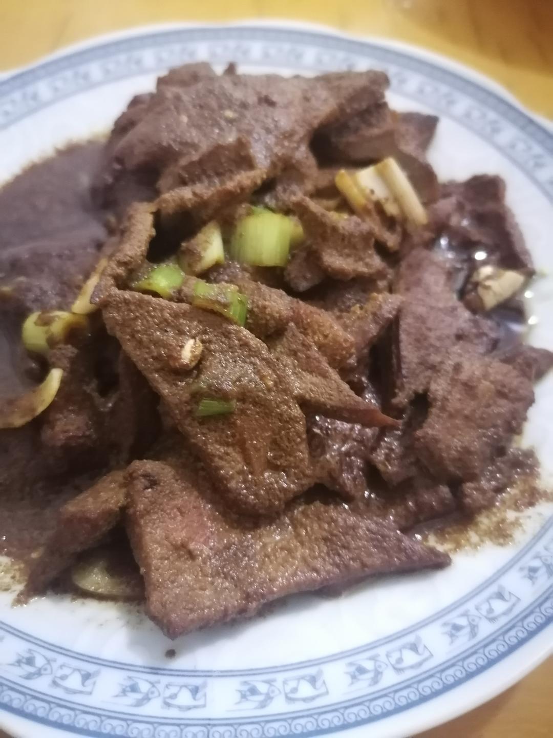 厨师长教你：“小炒猪肝”的家常做法，味道干香很赞，先收藏起来