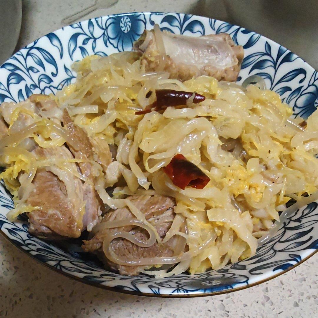 东北酸菜炖排骨