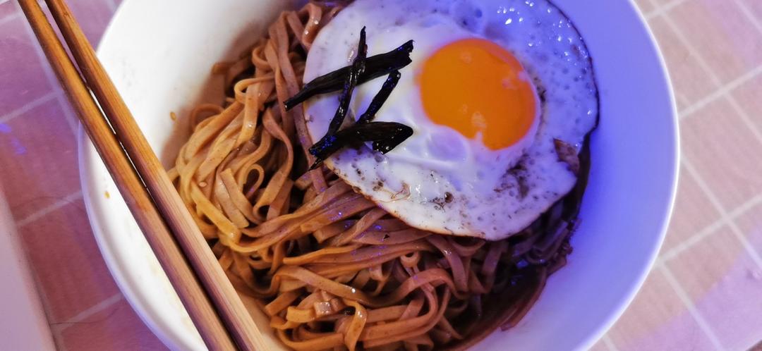 10分钟搞定的一碗葱油拌面