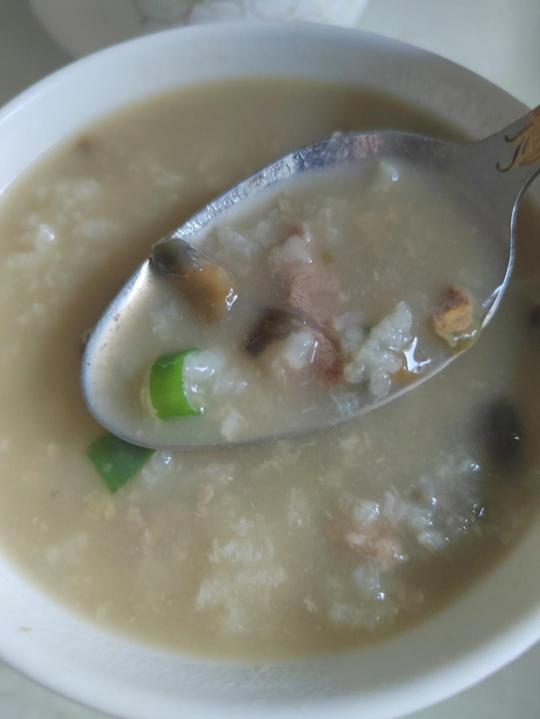 十五分钟快手之香滑皮蛋瘦肉粥(附五分钟电饭煲电压力锅更快捷方法)