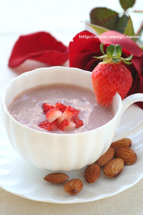 草莓大杏仁水果茶