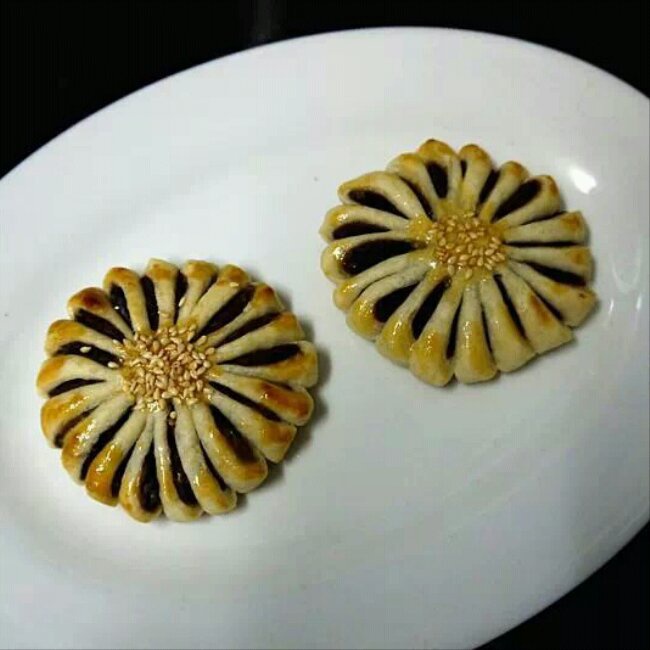 猪油版的各种酥（叉烧酥 紫荆花酥 菊花酥 元宝酥 ）