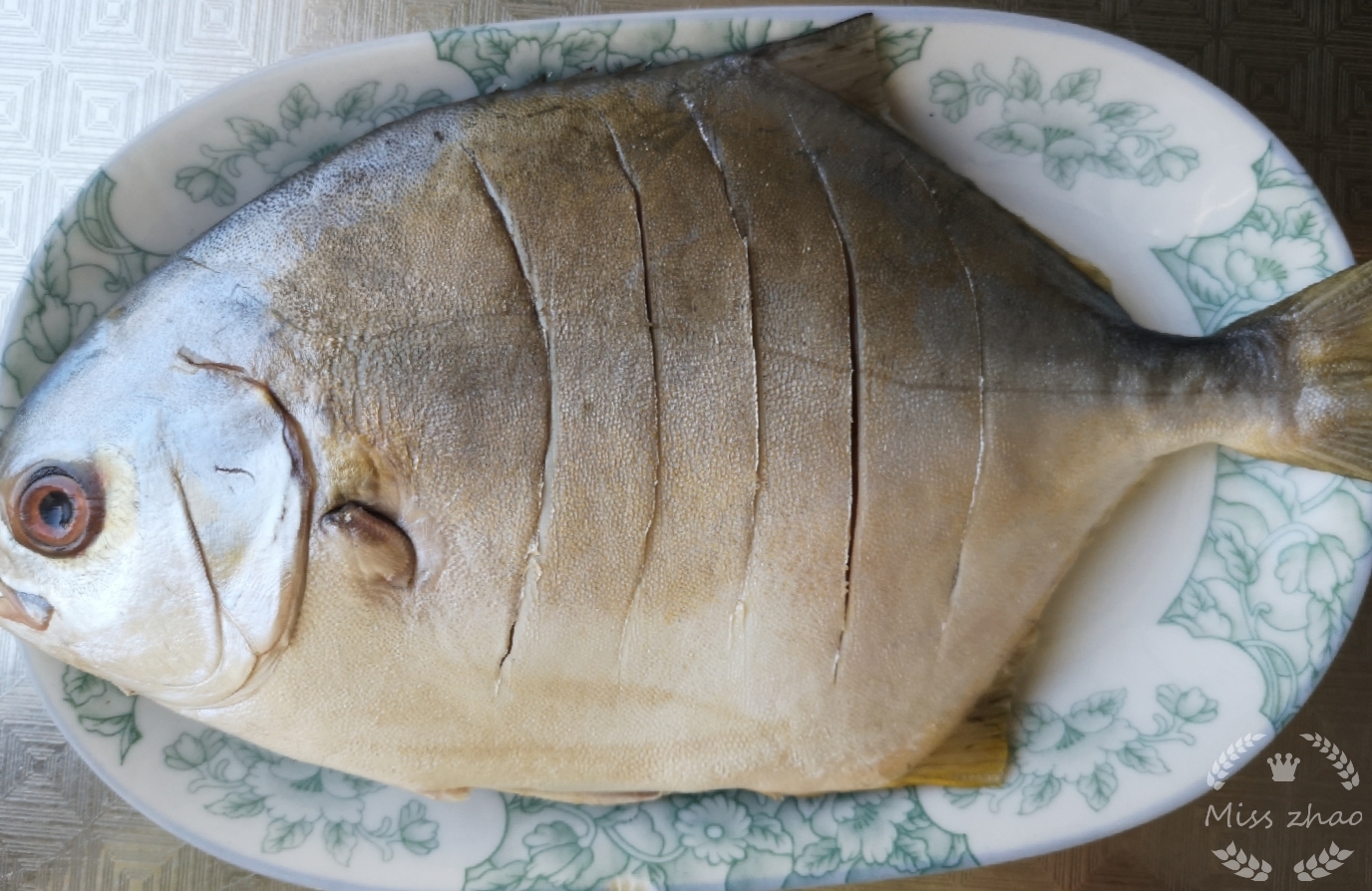 红烧鲳鱼的做法 步骤1