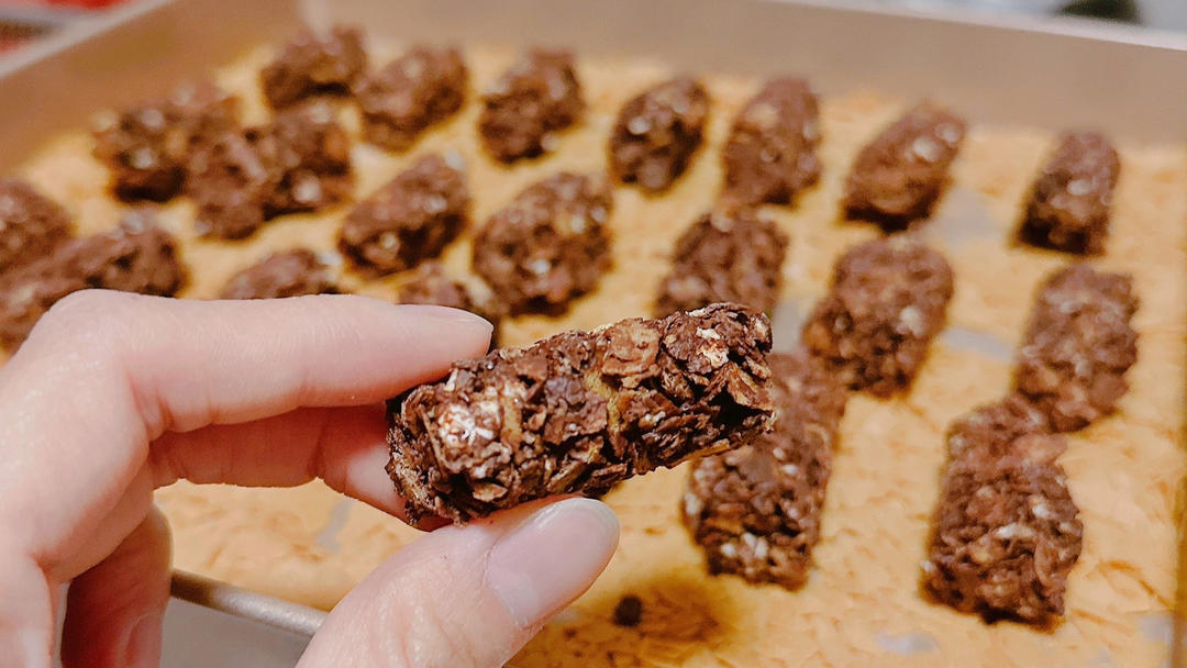 根本停不下来的黑巧燕麦脆