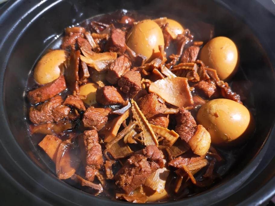 秘制笋干鲍鱼红烧肉