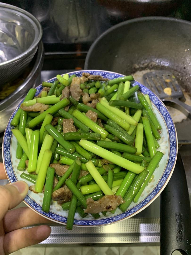 里脊肉炒蒜薹
