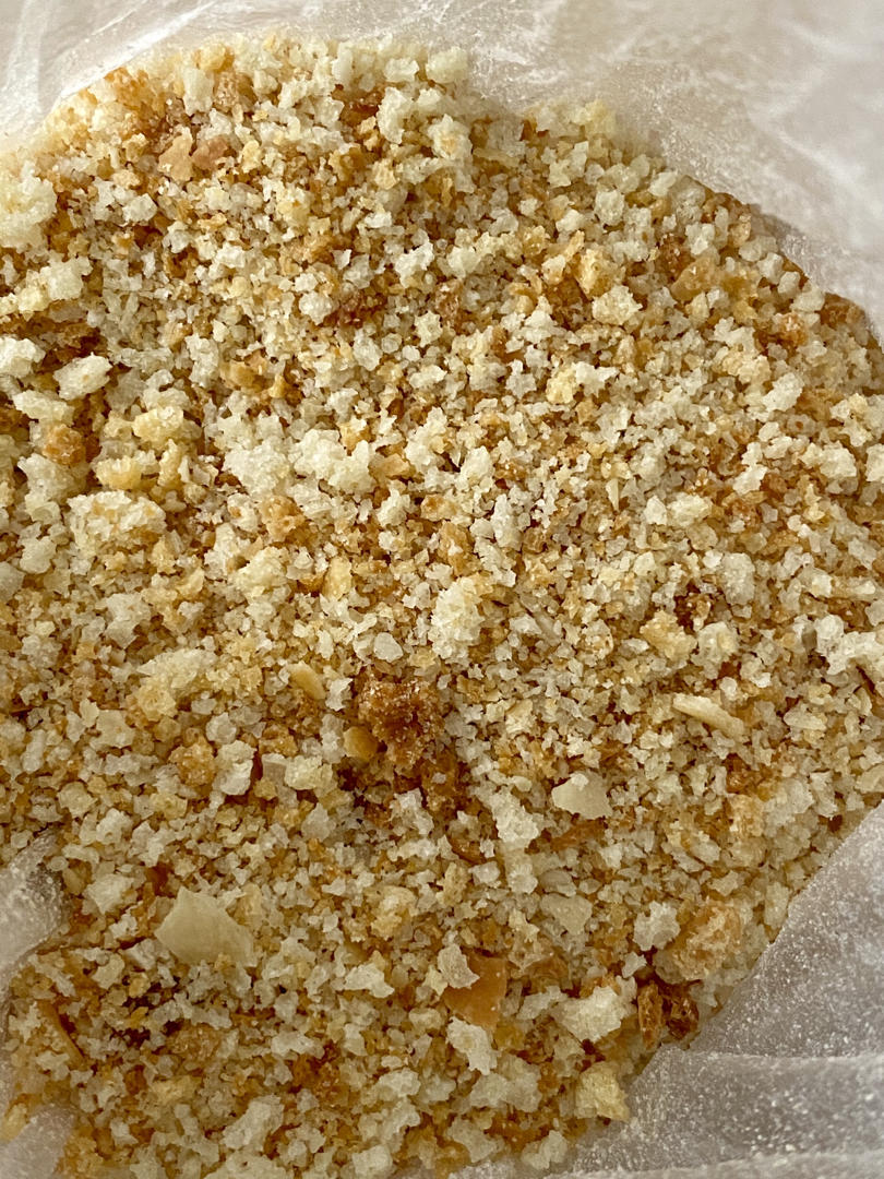 爱沉思的猫做的自制面包糠