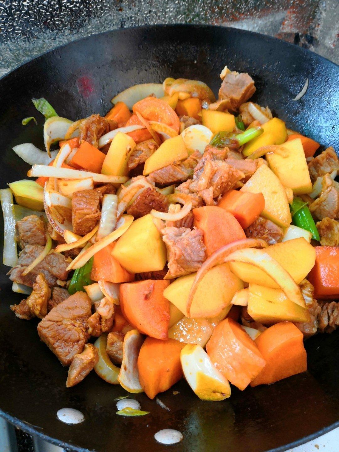 胡萝卜土豆炖牛腩