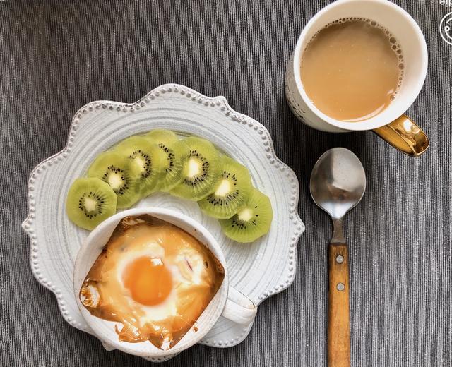 焗烤吐司蛋盅的做法