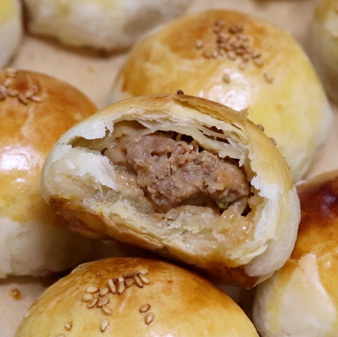 排四个小时队也买不到的鲜肉月饼，秘诀是放麻油！