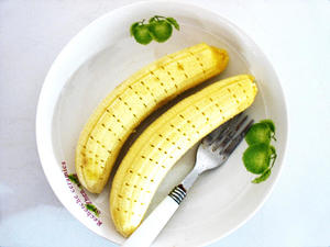 奥尔良烤香蕉（微波炉快吃版）的做法 步骤2