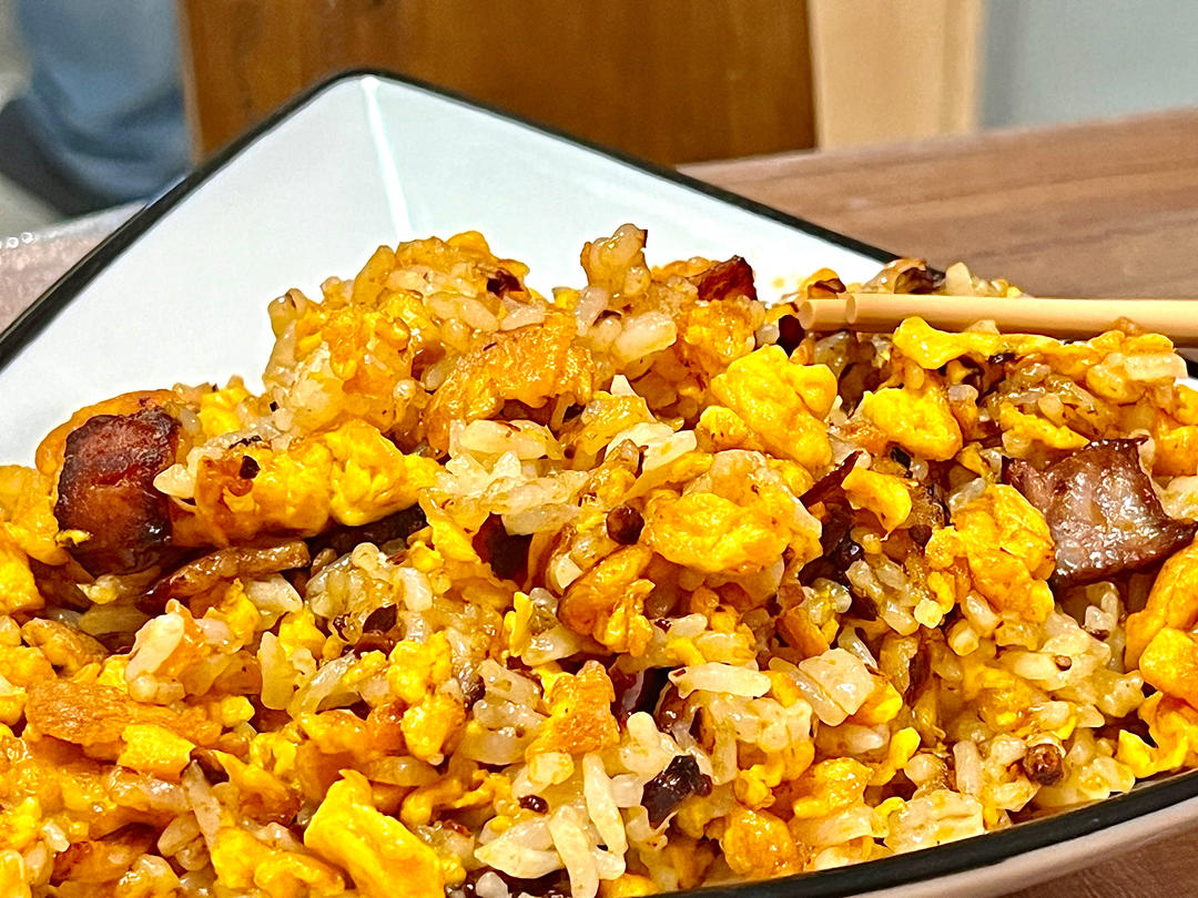 老干妈蛋炒饭(教你如何处理隔夜饭)