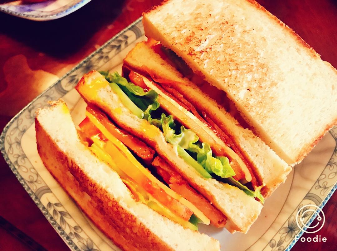 火腿芝士三明治