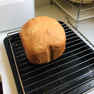 面包机版超松软面包的做法 步骤9