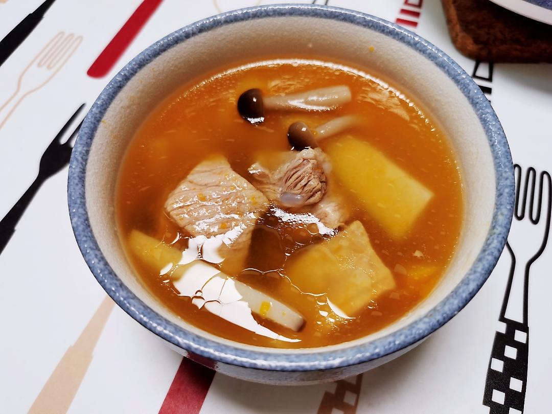 南瓜菌菇排骨汤