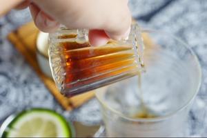 Tea Cocktail-“Yellowstone”的做法 步骤3