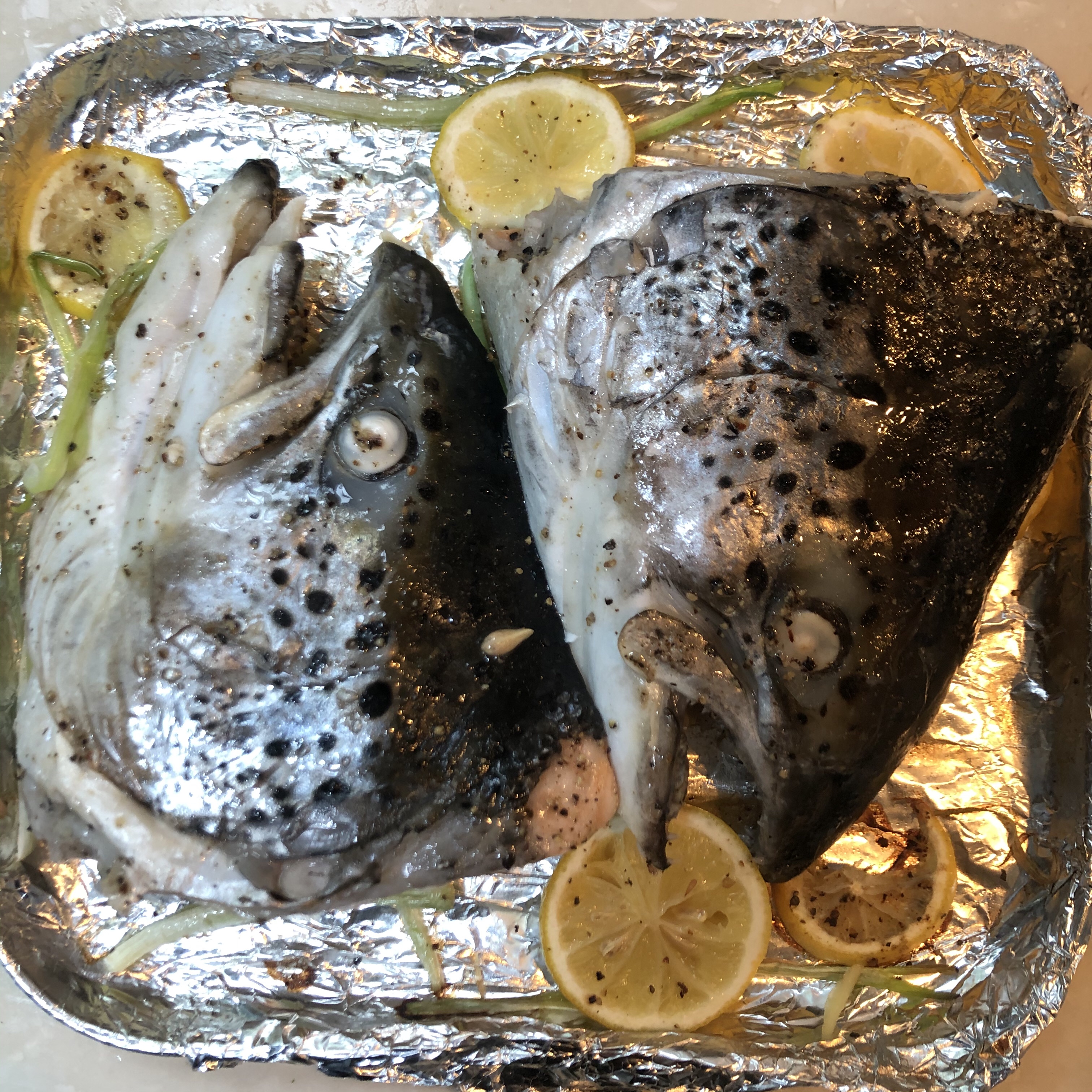 盐烤三文鱼头的做法 步骤5