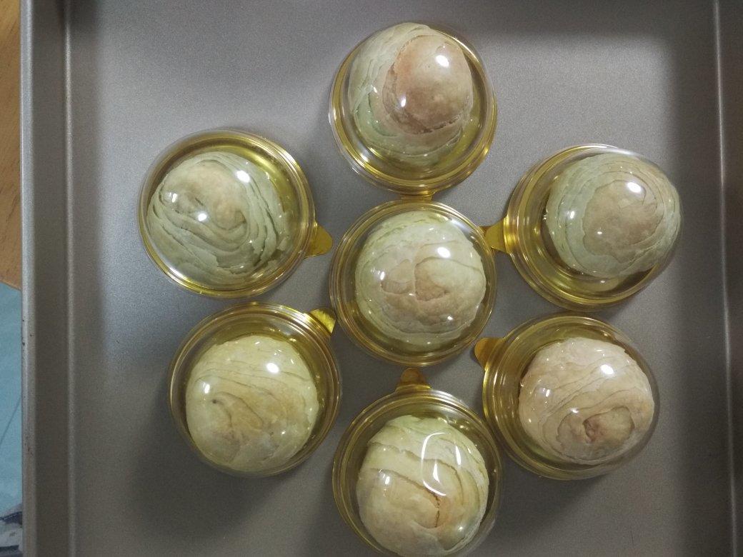 彩虹蛋黄酥（独角兽蛋黄酥）