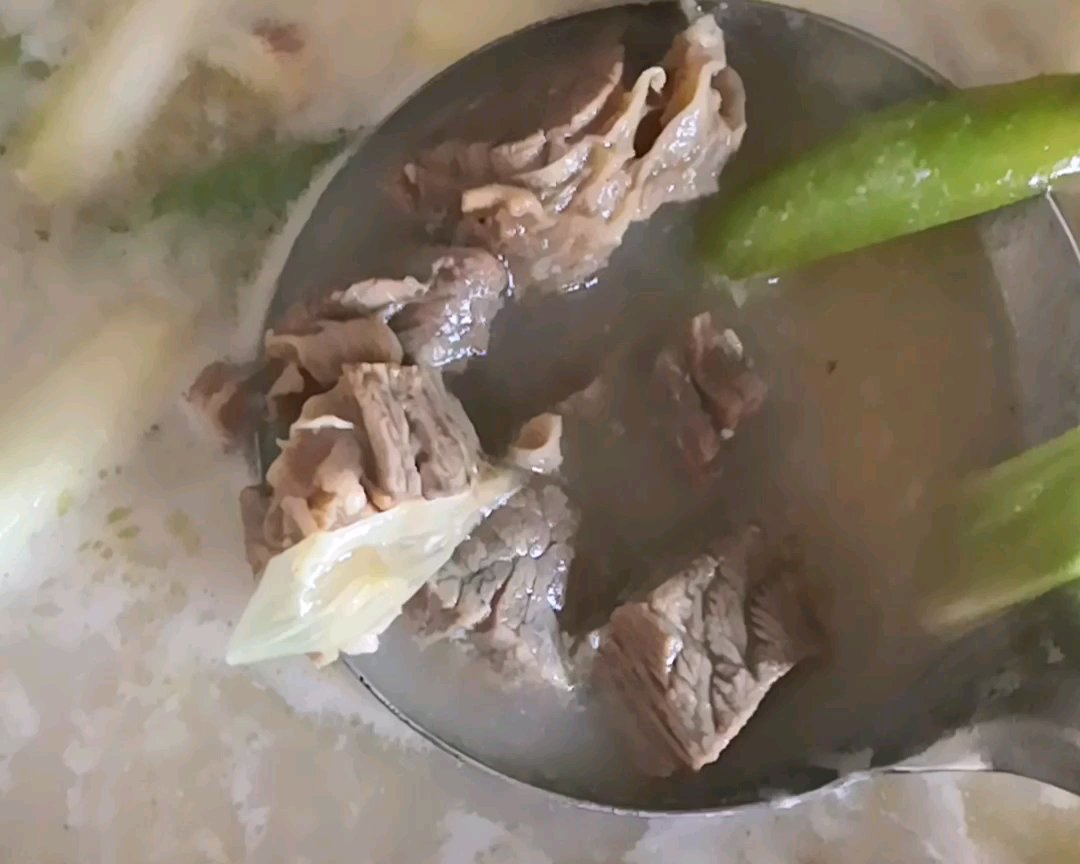 沙锅炖牛肉的做法