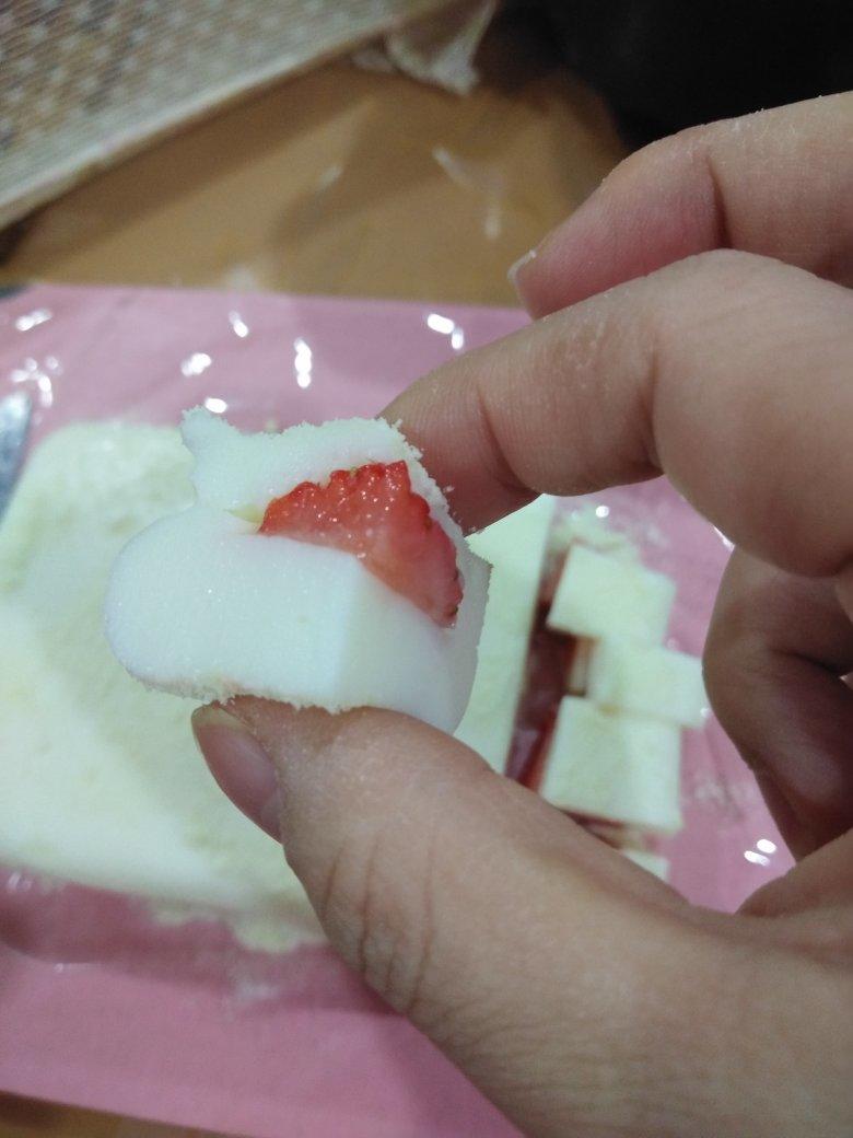 椰蓉草莓牛奶小方