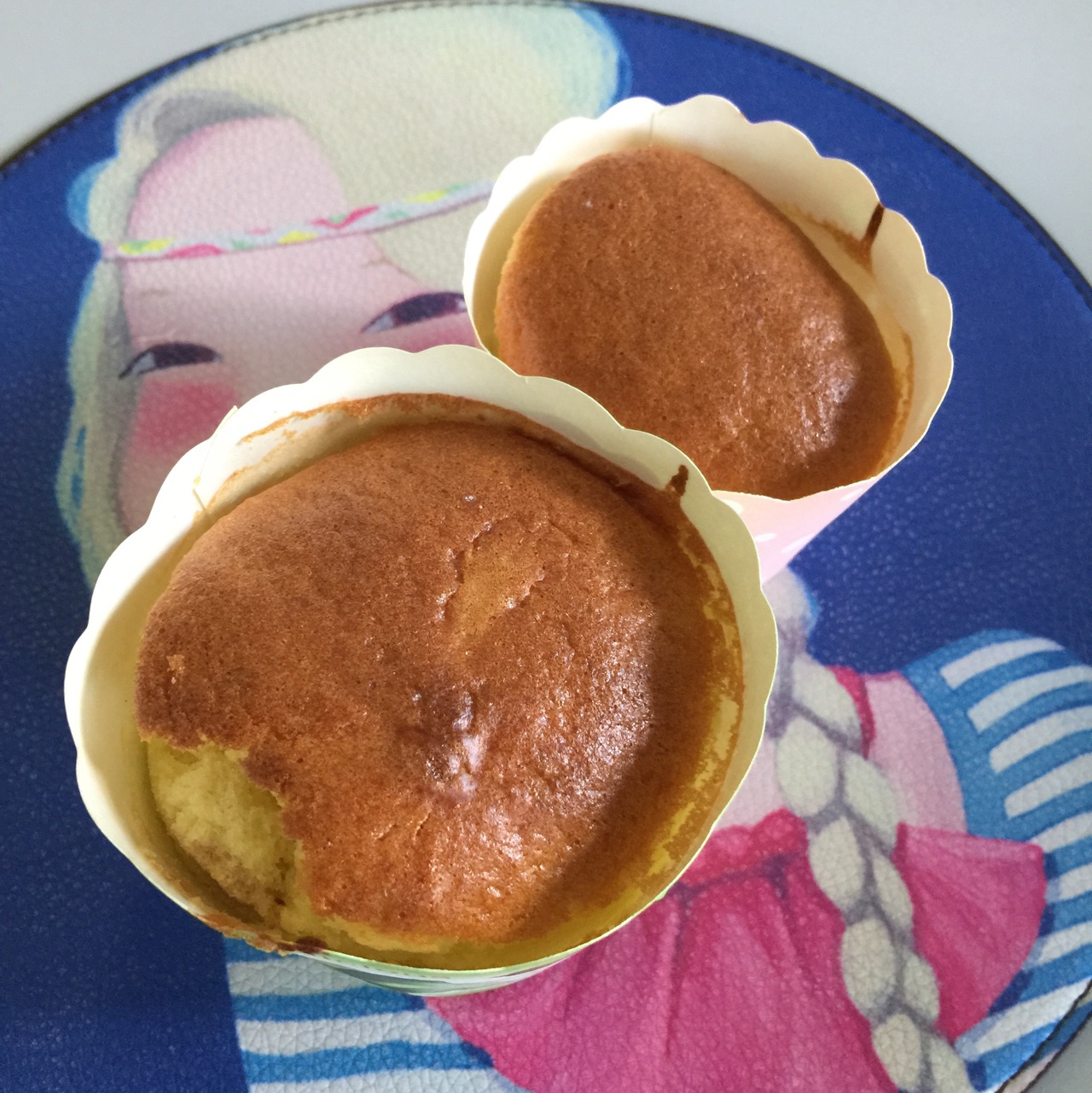 不会回缩的纸杯蛋糕