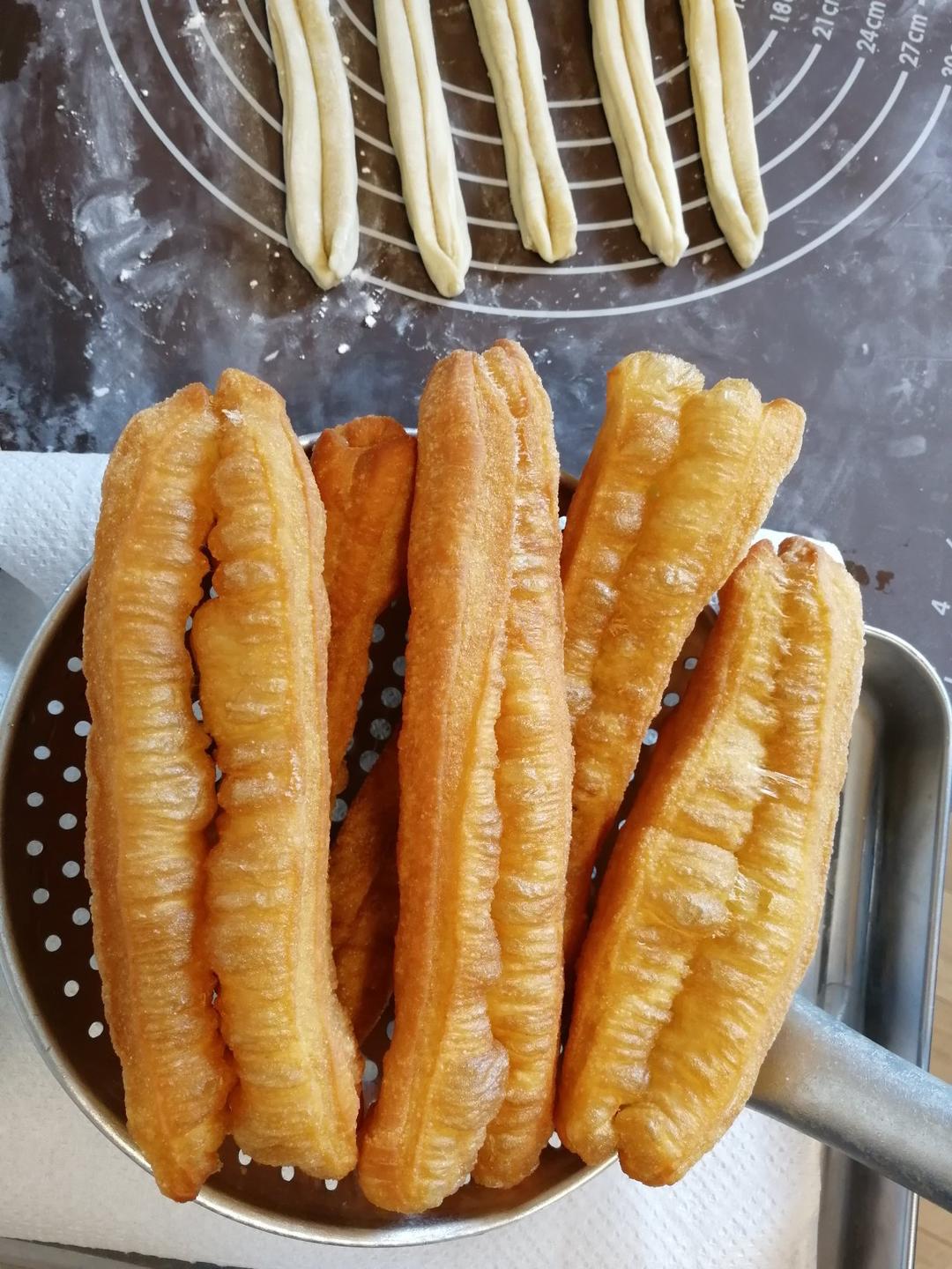 天天天太蓝做的自制蓬松酥脆大油条