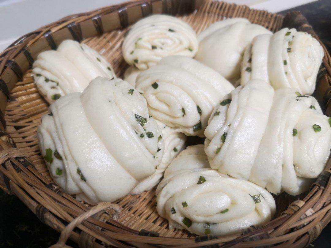 传统的葱油花卷