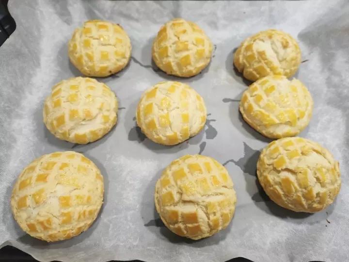 好吃到炸裂的港式菠萝包（附带制作酥皮的小视频）