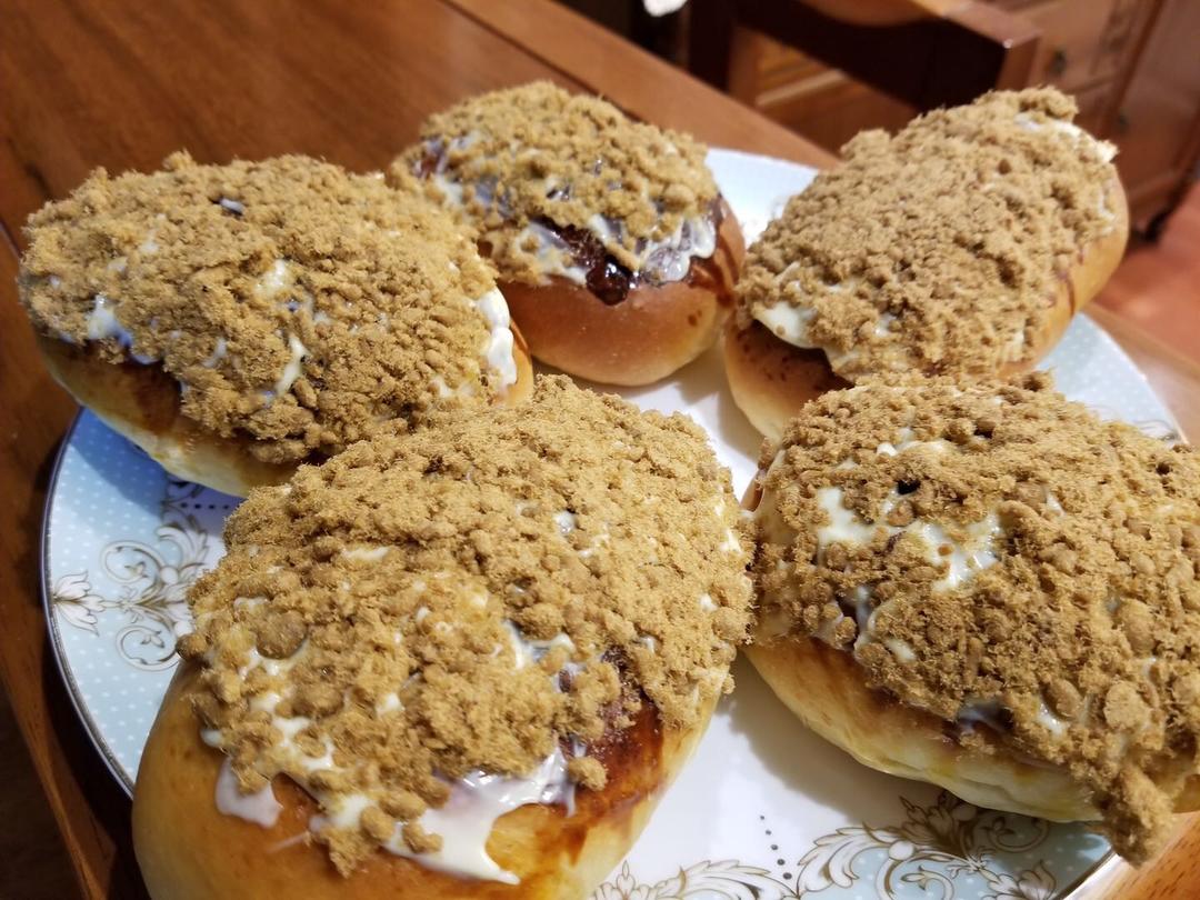 里松外松肉松面包