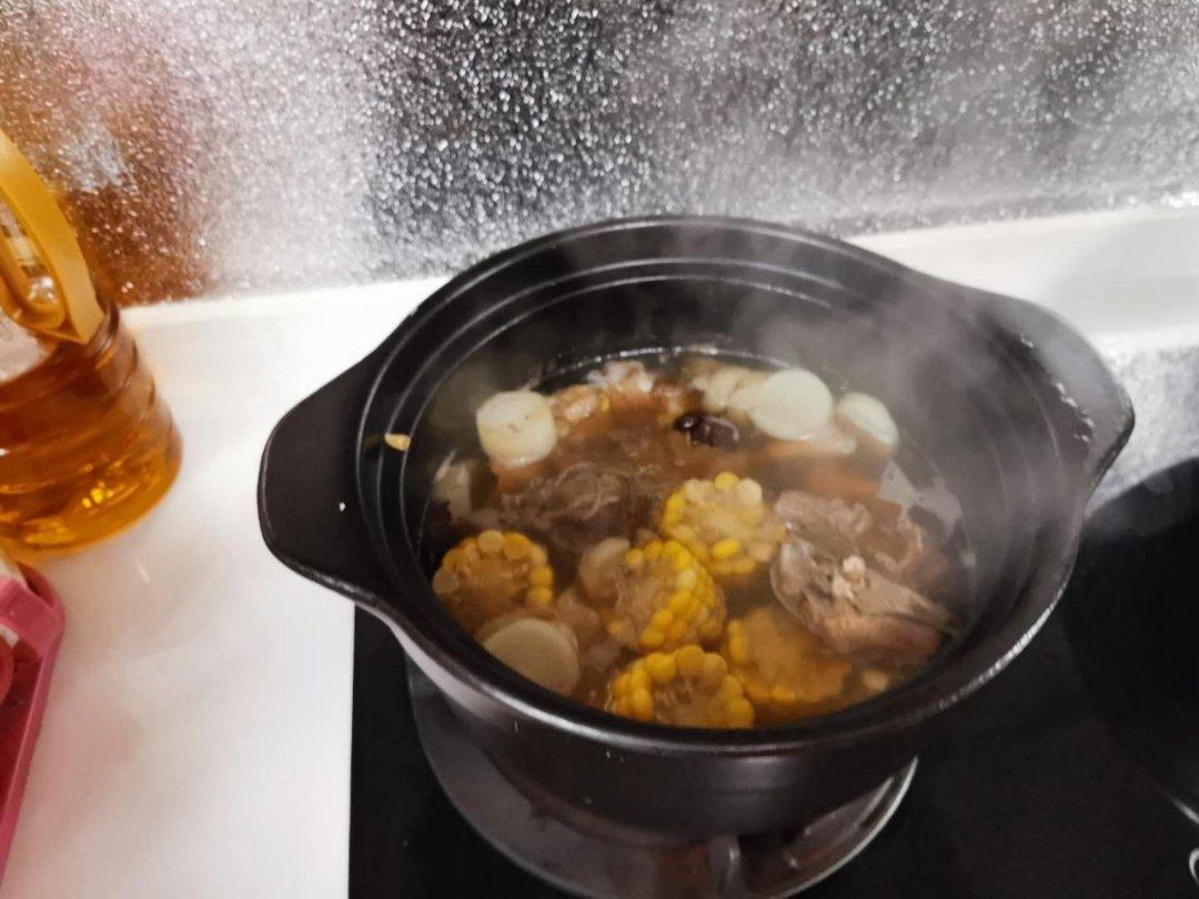 滋补养生 —— 玉米胡萝卜清炖排骨汤🌽