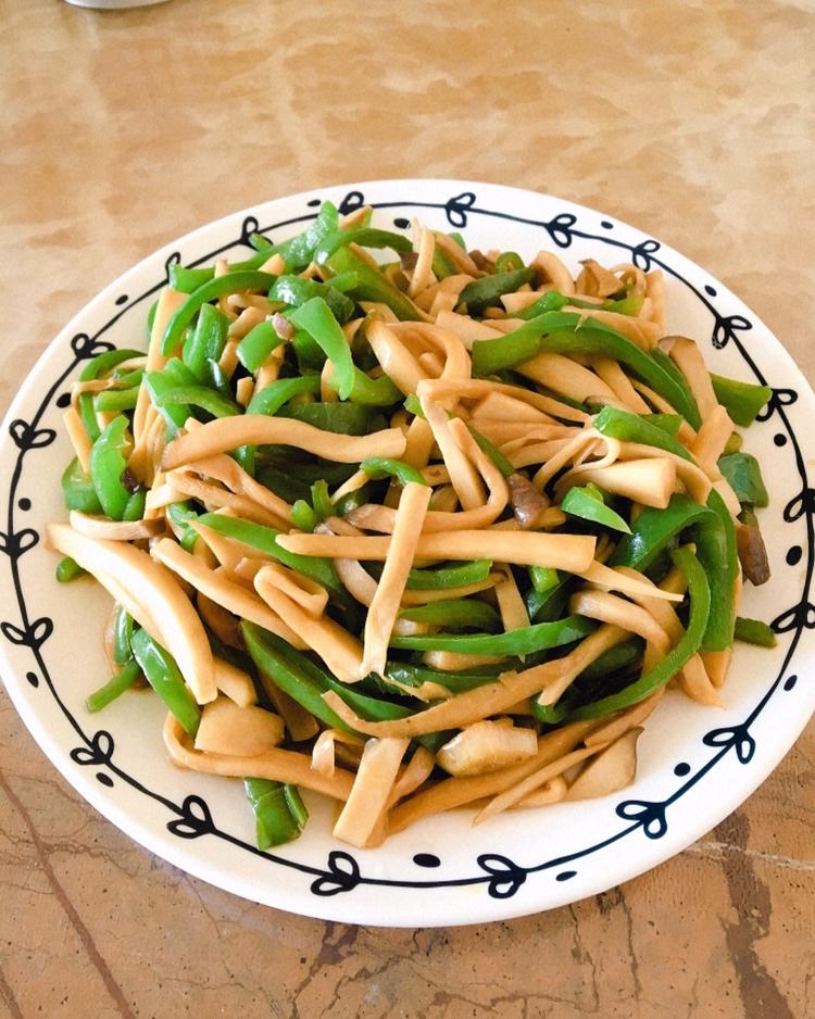 青椒素炒杏鲍菇