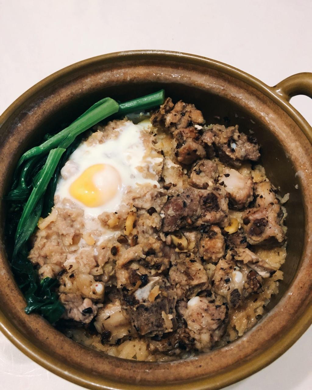 brandy小静做的正宗煲仔饭:豉汁排骨&干贝肉饼&鲜虾鲍鱼