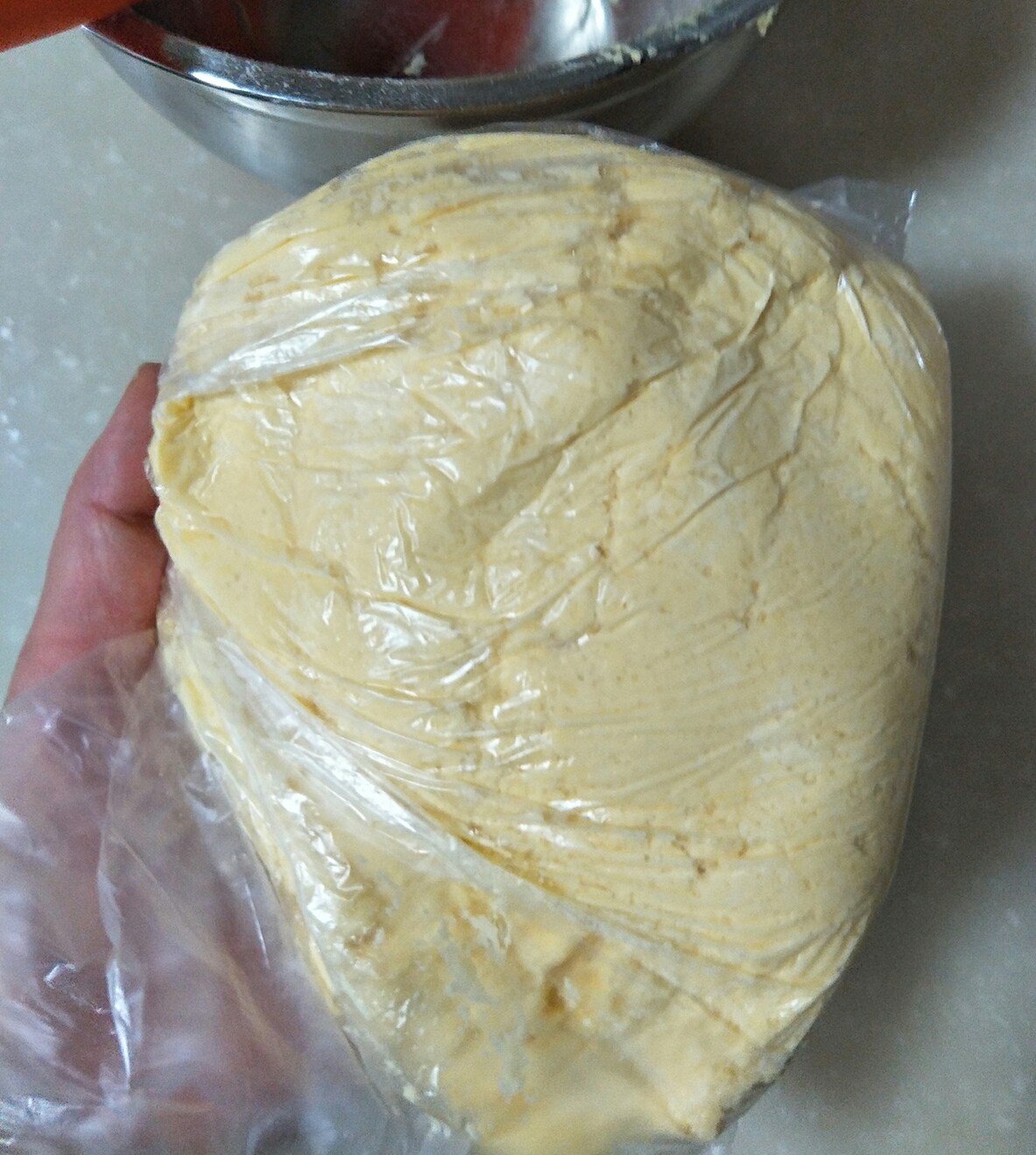 奶油皮豆沙蛋黄月饼的做法 步骤4