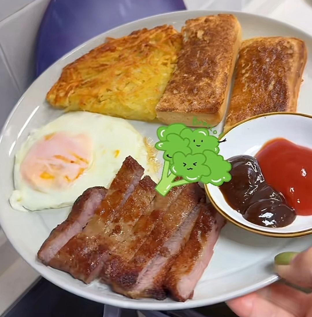 自制牛排  煎猪排   汉堡牛肉饼   蔬菜沙拉  薯角  牛排早餐的做法 步骤17