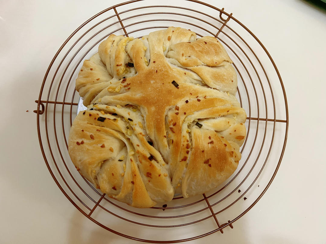 【小高姐】蒜香浓郁 造型优美 不用揉出手膜的面包