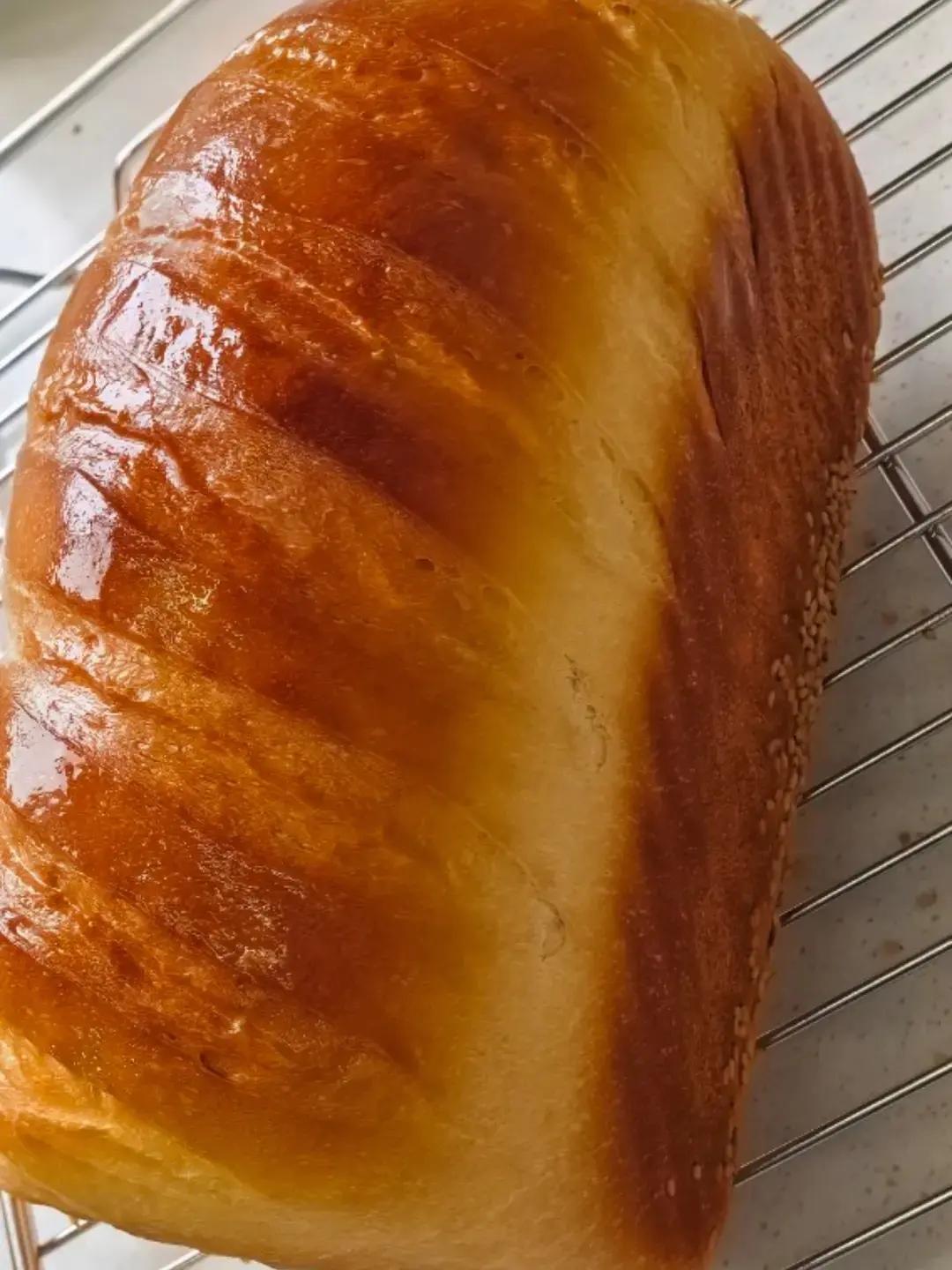 好吃到可以辞职开店的海盐黄油吐司，真的是又软又香！