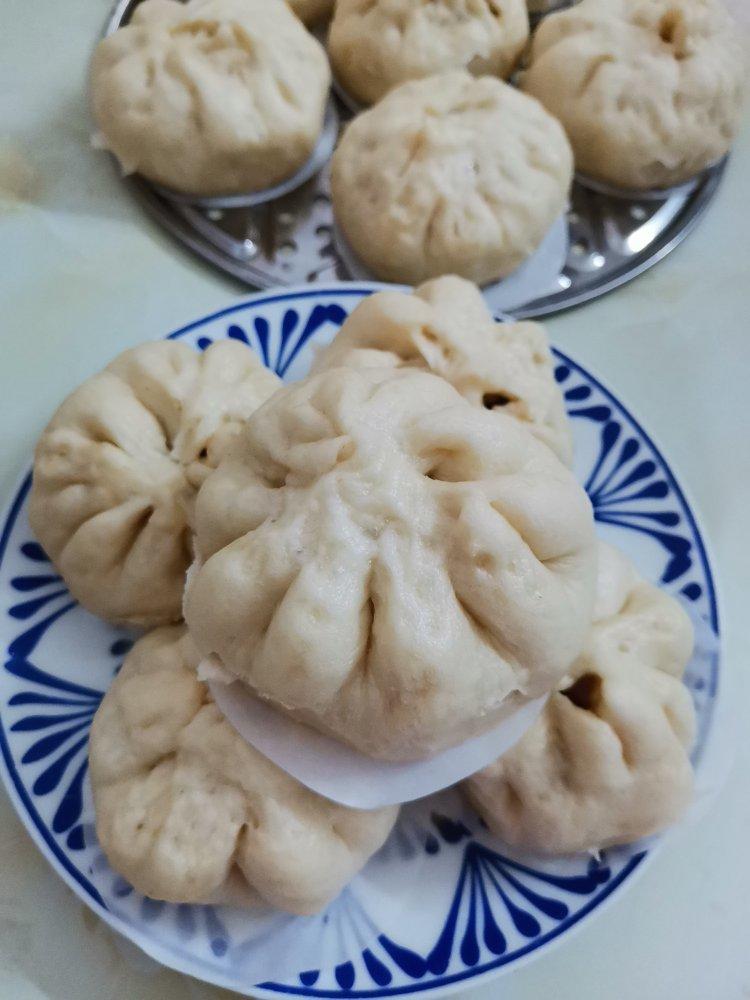 香菇鸡腿酱肉包