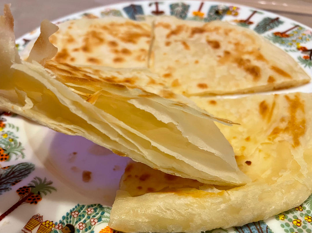 烙饼不硬的小窍门 掌握了你也能看出柔软多层凉了不硬的小油饼