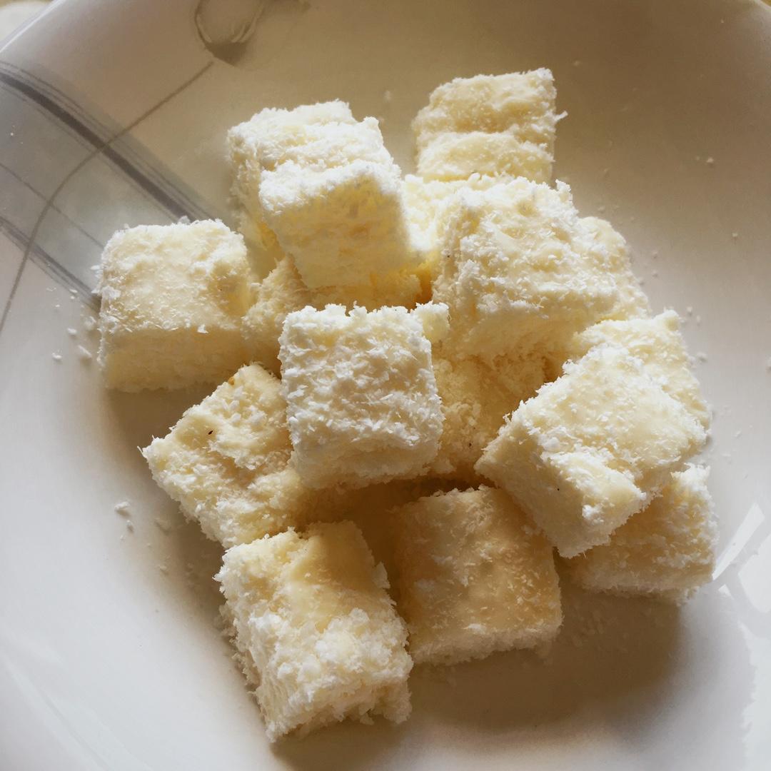 完胜85度C牛奶椰丝小方