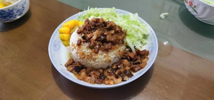 好吃到停不下来的卤肉饭
